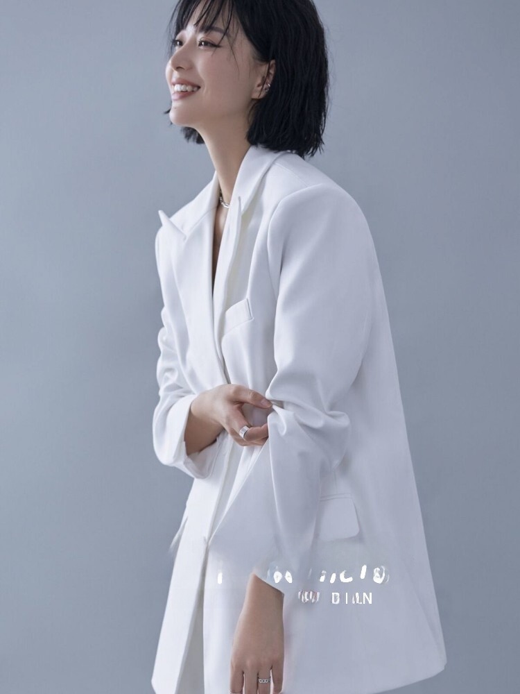 White Suit Theme Fashion Magaz - Ethnic Fashion Magazine ulasan dan harga