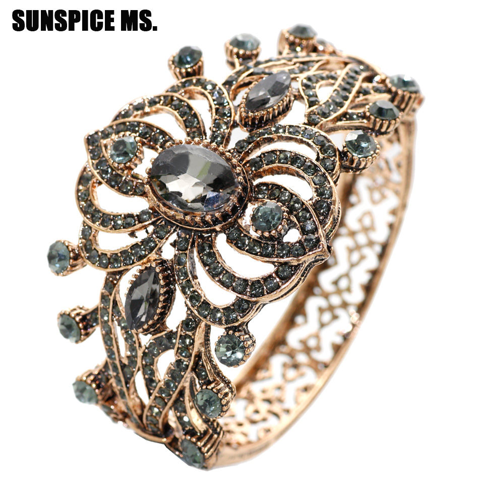Bohemia Ethnic Vintage Bangle  - Ethnic Fashion Brand ulasan dan harga